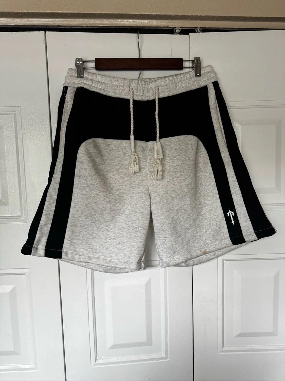 Men's Grey and Black Casual Drawstring Shorts